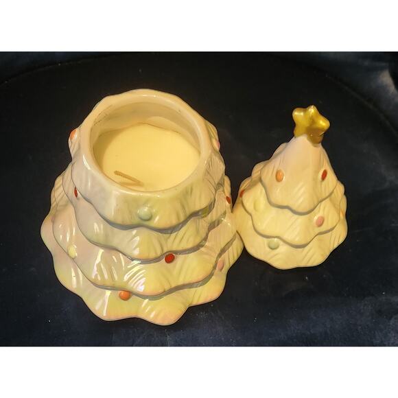 White Ceramic Christmas tree with Peppermint Twist Scented Candle 9" Tall - Picture 4 of 8